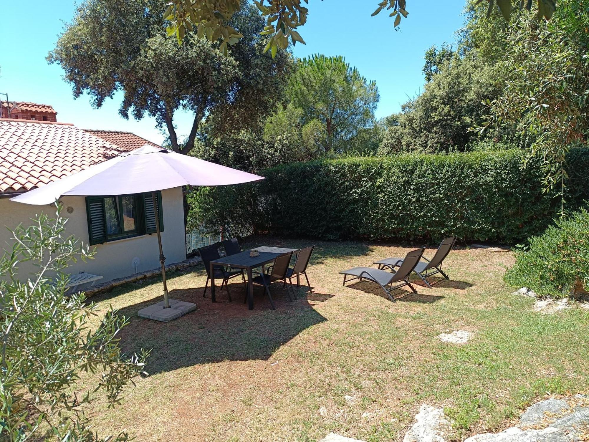 Garden Apartment Pjescana Uvala Exterior photo