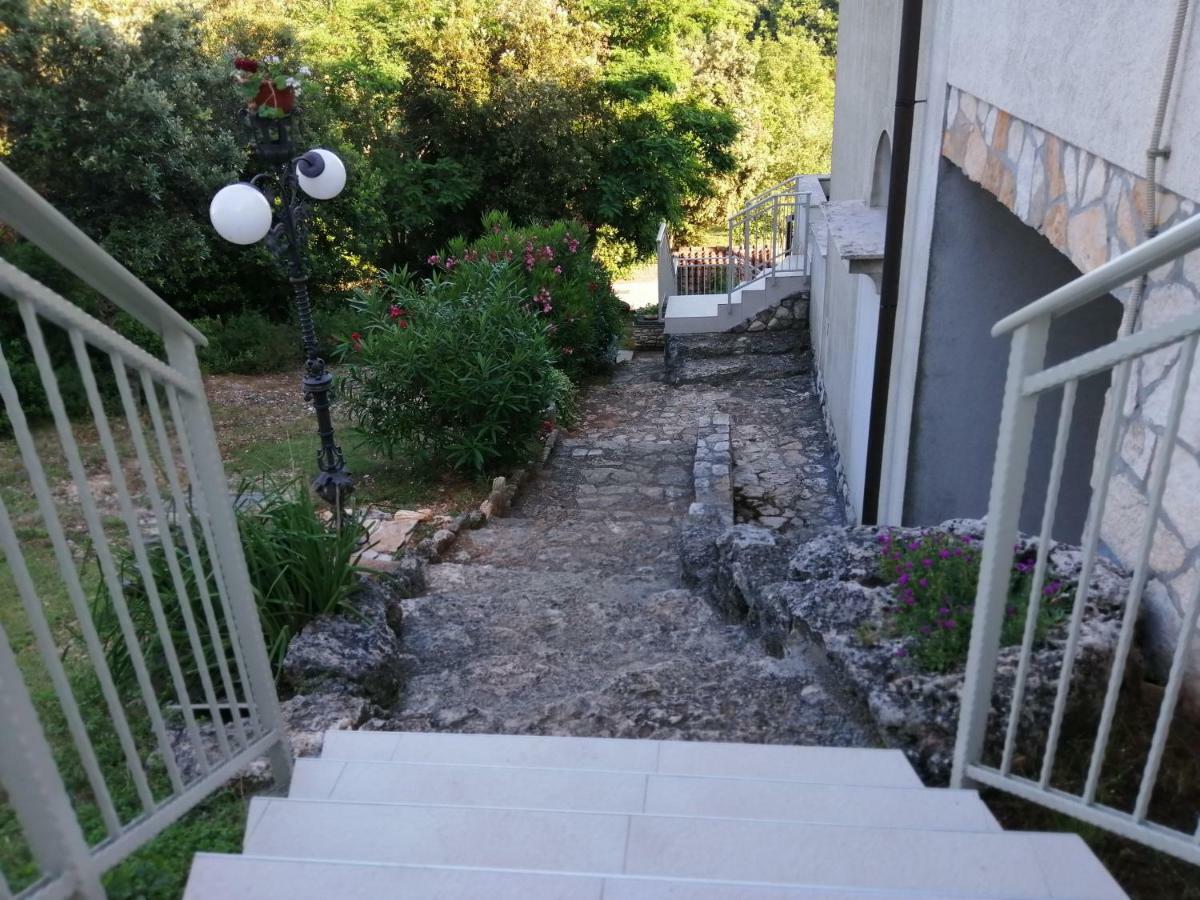 Garden Apartment Pjescana Uvala Exterior photo